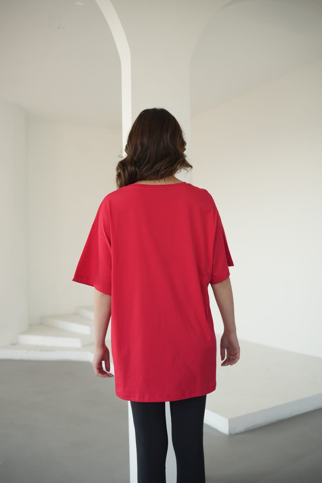 KIRMIZI İŞLEME DETAYLI OVERSİZE TSHIRT ek resim